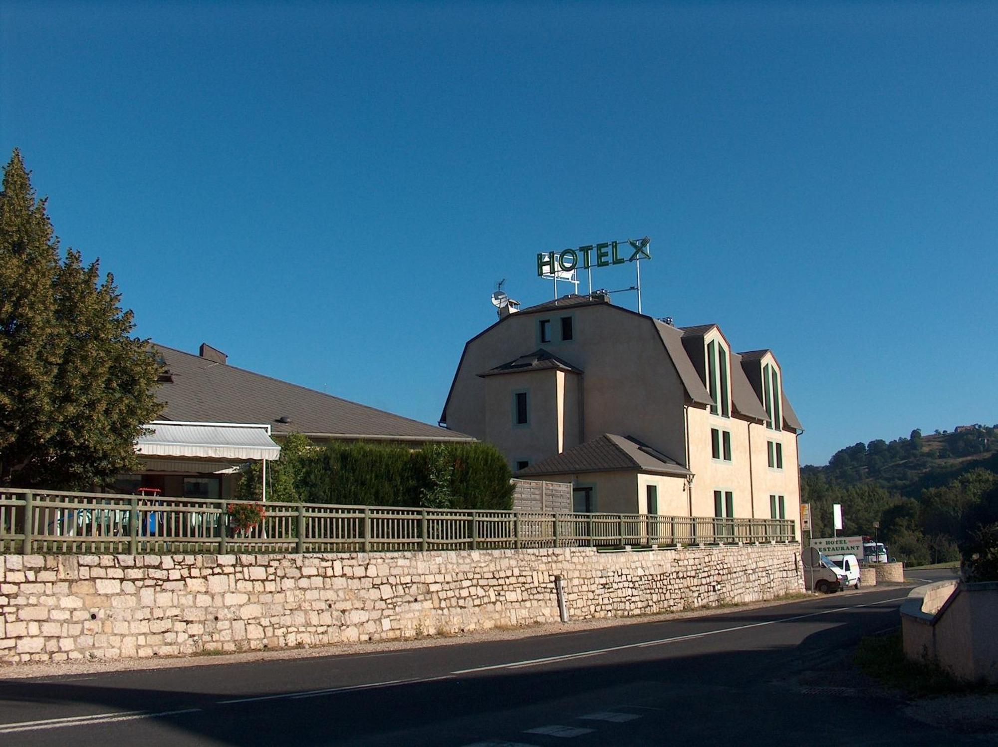 Hotel-Restaurant Le Calice Du Gevaudan - A75 Banassac Eksteriør billede