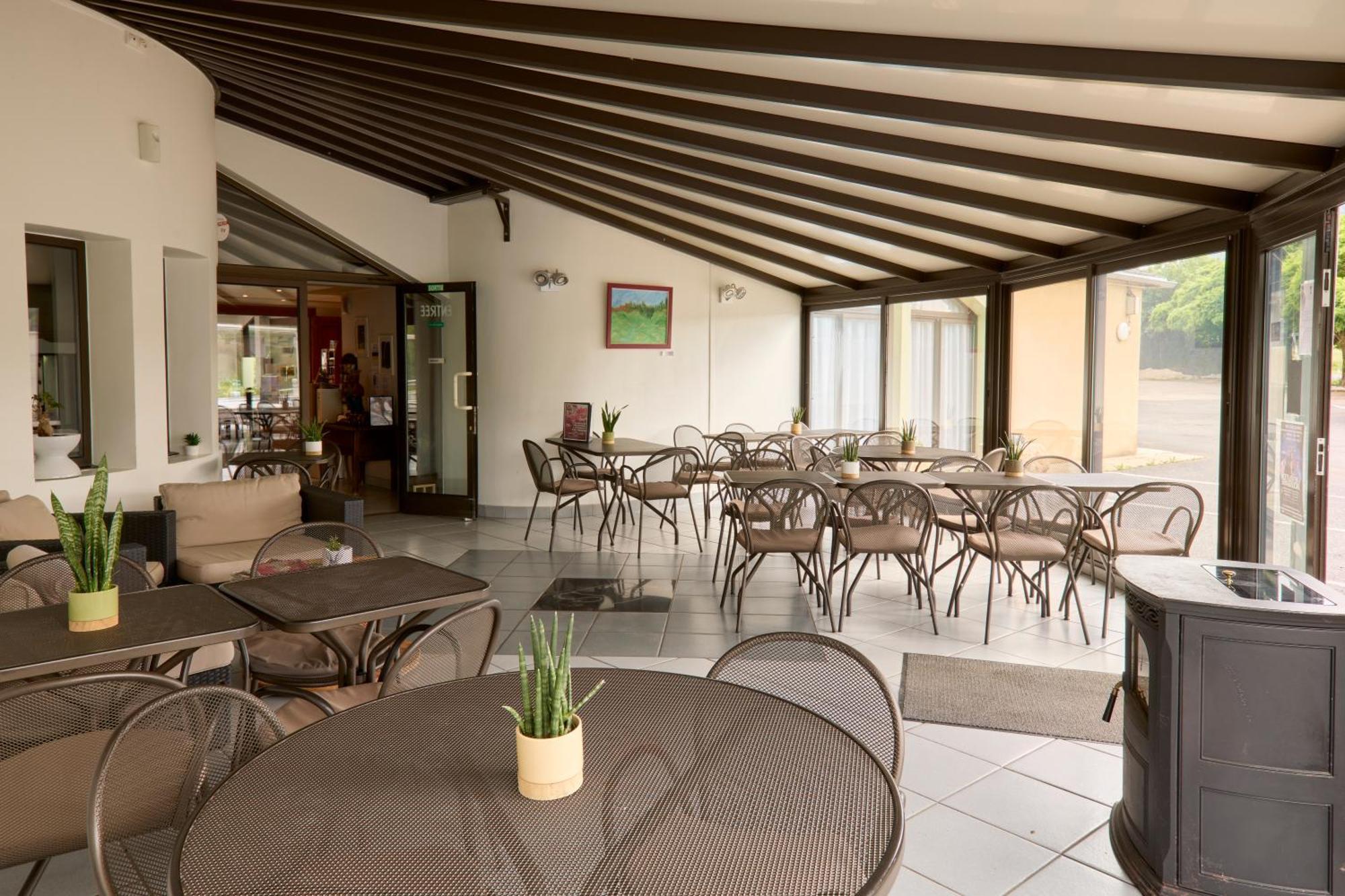 Hotel-Restaurant Le Calice Du Gevaudan - A75 Banassac Eksteriør billede