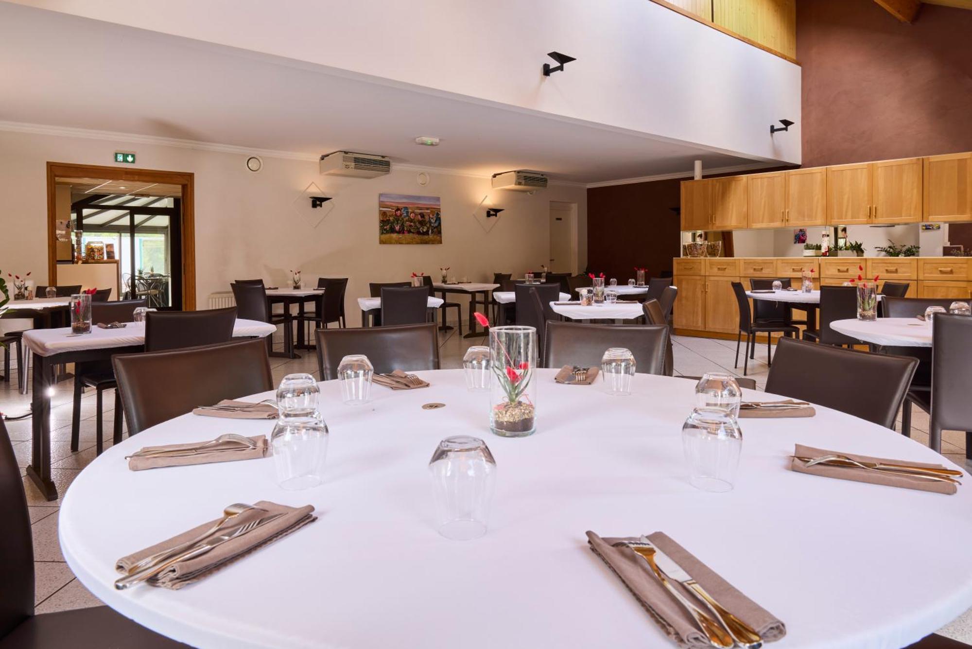 Hotel-Restaurant Le Calice Du Gevaudan - A75 Banassac Eksteriør billede