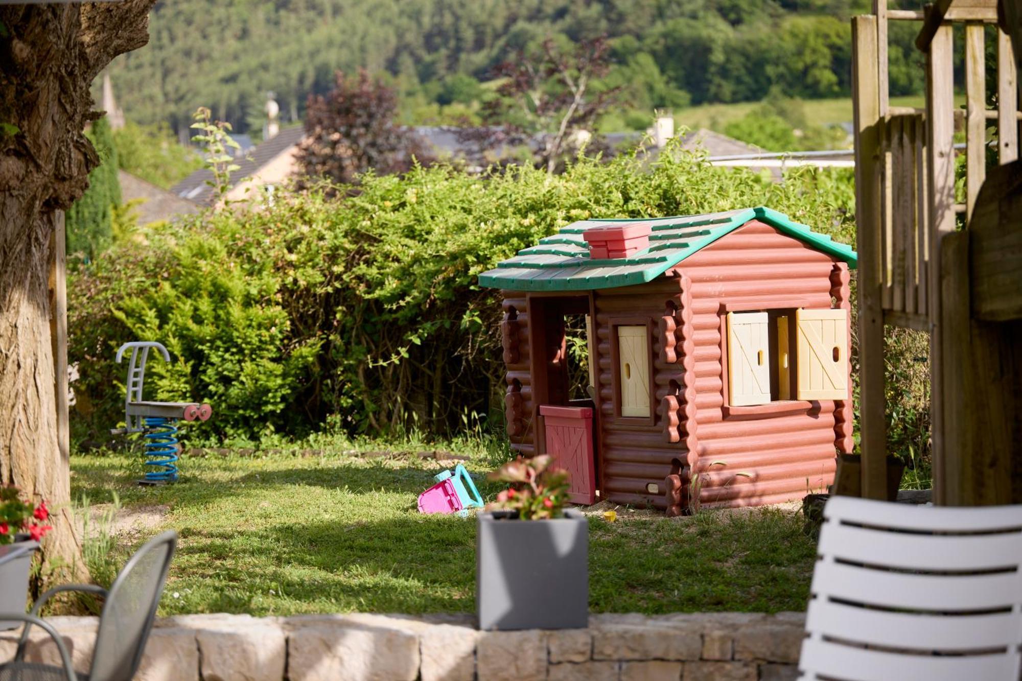 Hotel-Restaurant Le Calice Du Gevaudan - A75 Banassac Eksteriør billede