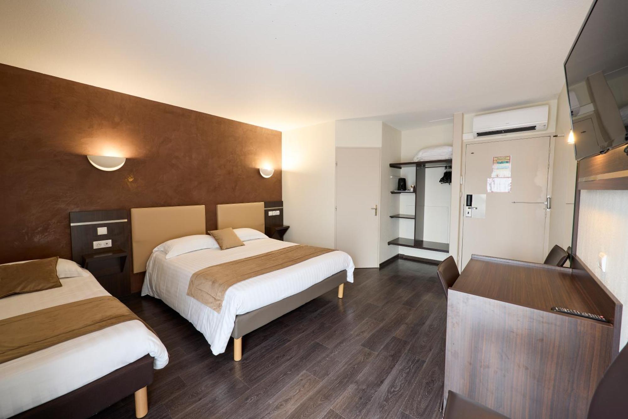 Hotel-Restaurant Le Calice Du Gevaudan - A75 Banassac Eksteriør billede