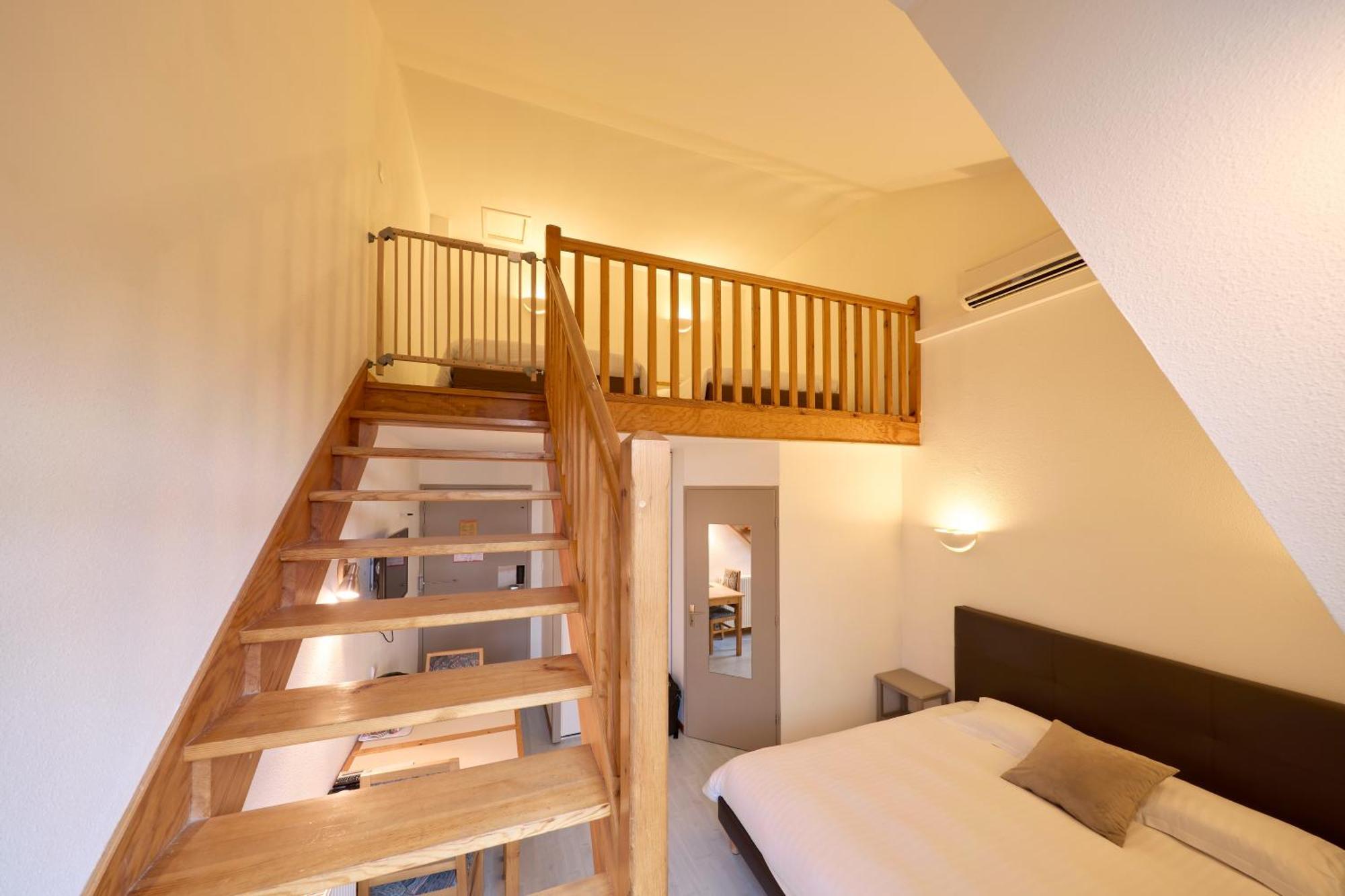 Hotel-Restaurant Le Calice Du Gevaudan - A75 Banassac Eksteriør billede